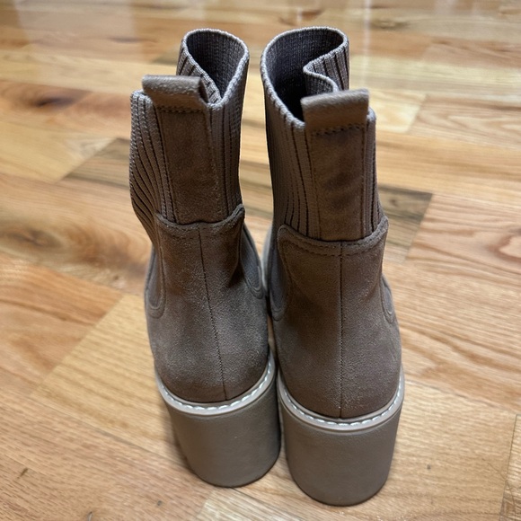 Dolce Vita booties - Picture 3 of 5